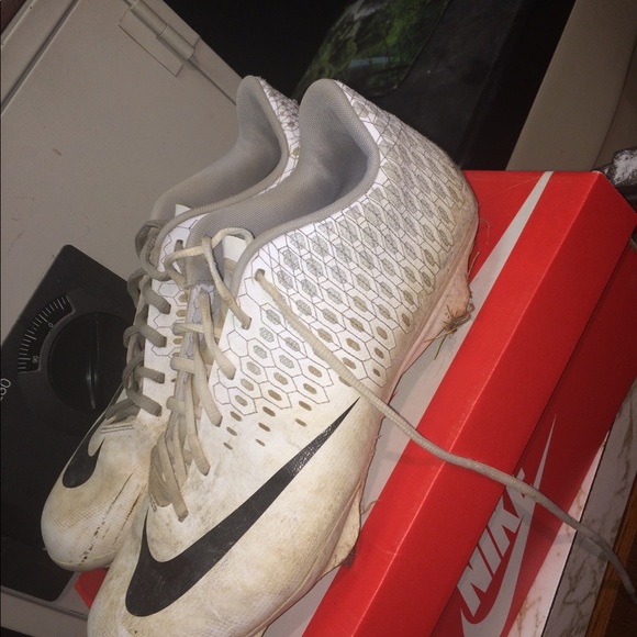 Baseball Cleats - Picture 3 of 3